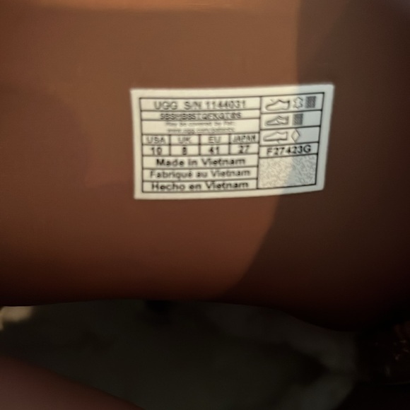 NWT! UGG Classic Dipper Stretch Boots! - Picture 13 of 13